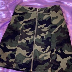 Mini skirt camouflage